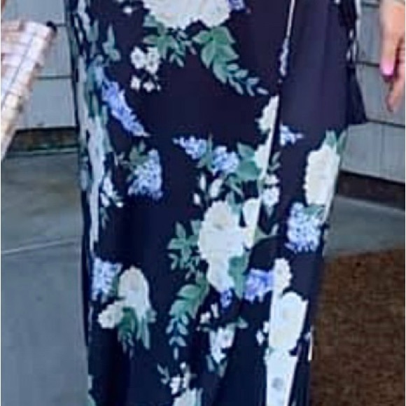 ASOS MATERNITY Curve Floral Flutter Sleeve maxi dress - Picture 4 of 8